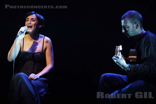 LAURA LOPEZ CASTRO - 2006-11-22 - PARIS - Cafe de la Danse - 